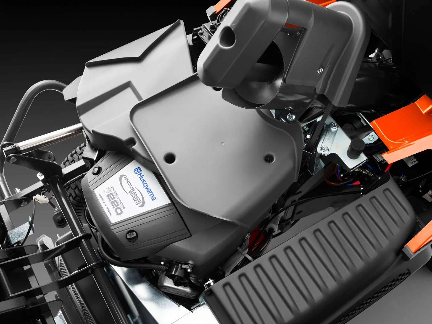 Husqvarna_RC_320Ts_AWD_Detail_24103_3c0ee68b-b8d2-4b5c-80a5-6308a7aff2d5_1800x1800.webp