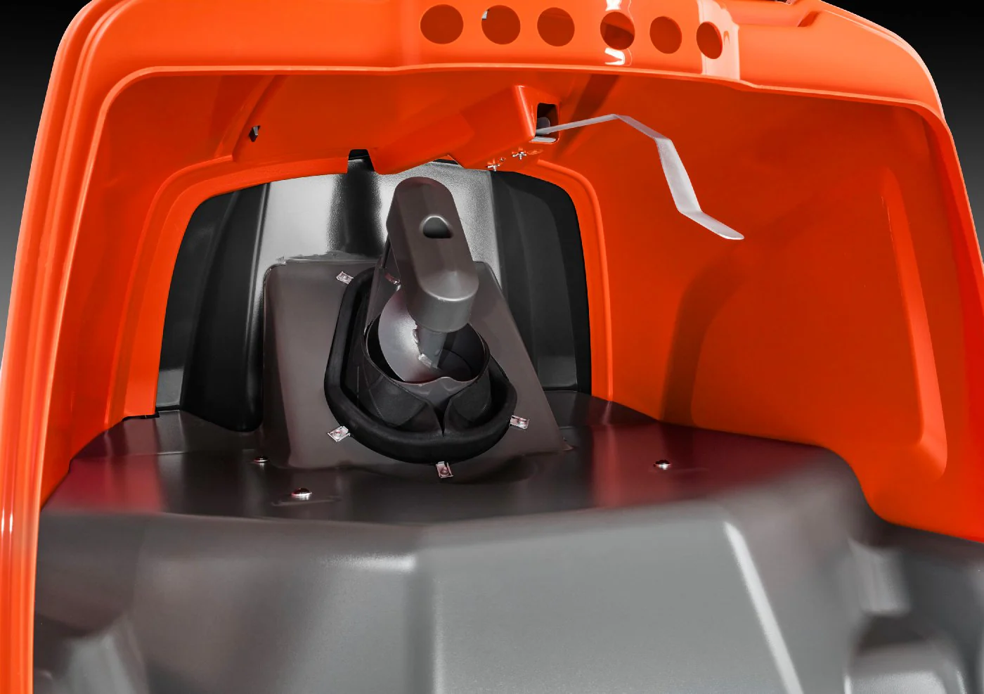 Husqvarna_RC_320Ts_AWD_Detail_24295_45d551fe-64ee-4b41-b269-3e97e6185e38_1800x1800.webp